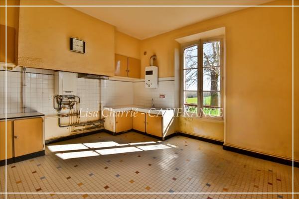 Propriete à vendre 14 pièces LE HOUGA (32) de 215 m2 habitables à rénover, sur 11949 m2 de terrain, dépendances