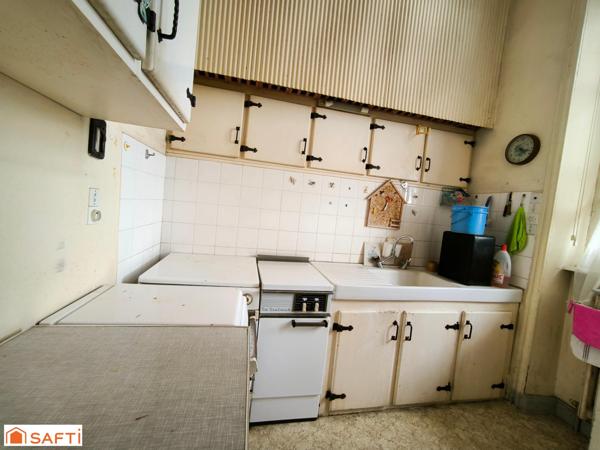 ANCIENNE ECOLE PLUS UN HANGAR DE 277M² PLUS DEPENDANCE