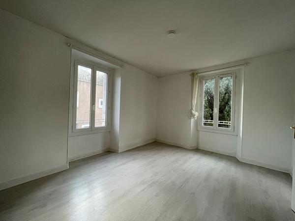 Appartement type 2, lumineux en très bon état général au coeur de Montereau-Fault-Yonne