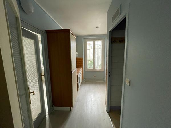 Appartement type 2, lumineux en très bon état général au coeur de Montereau-Fault-Yonne