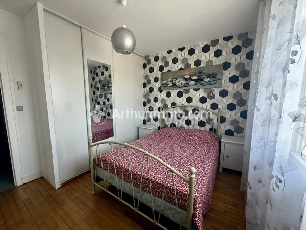 Vente                                                      Maison
                        
                     5 pièces                      87 m2                     à Saint-Astier
