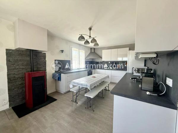Vente                                                      Maison
                        
                     5 pièces                      87 m2                     à Saint-Astier