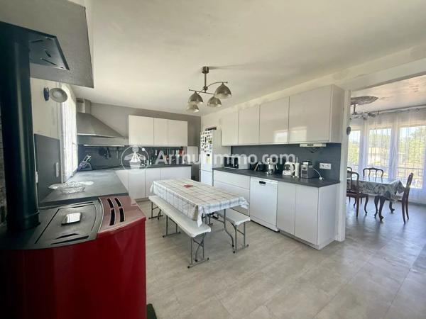 Vente                                                      Maison
                        
                     5 pièces                      87 m2                     à Saint-Astier