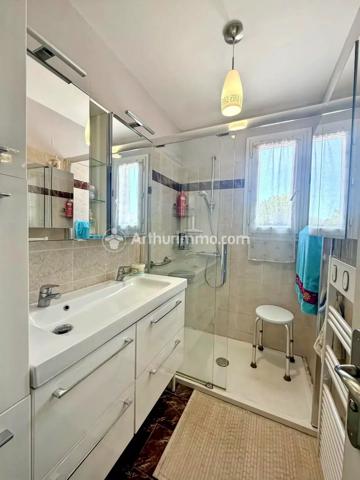 Vente                                                      Maison
                        
                     5 pièces                      87 m2                     à Saint-Astier