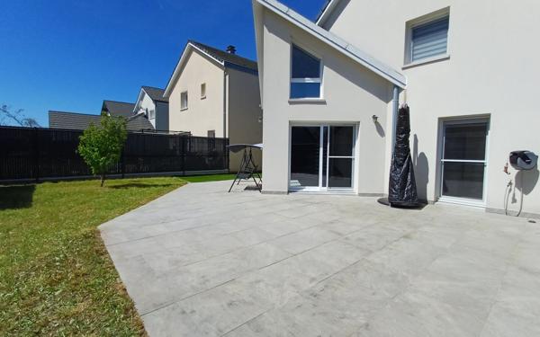 Maison à louer    5 pièces • 121 m2 Offemont