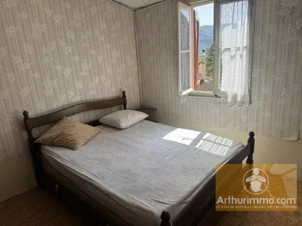 Vente                                                      Terrain
                        
                                         1342 m2                     à Millau