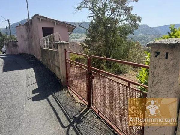 Vente                                                      Terrain
                        
                                         1342 m2                     à Millau