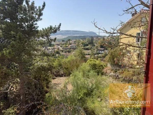 Vente                                                      Terrain
                        
                                         1342 m2                     à Millau