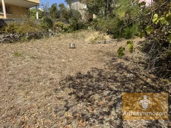 Vente                                                      Terrain
                        
                                         1342 m2                     à Millau