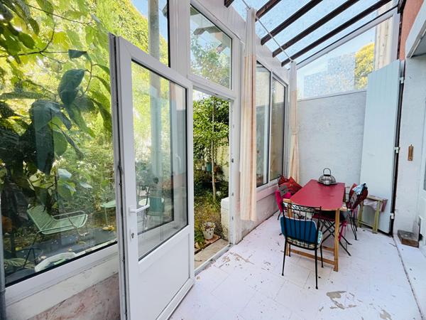 47300 VILLENEUVE SUR LOT Eysses, maison de ville avec jardinet et terrasse