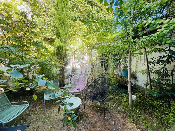47300 VILLENEUVE SUR LOT Eysses, maison de ville avec jardinet et terrasse