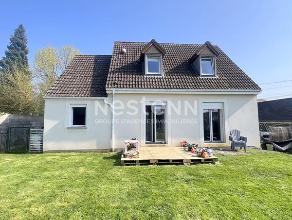 Maison individuelle familiale avec 4 chambres et bureau.