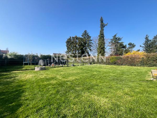 Maison individuelle familiale avec 4 chambres et bureau.