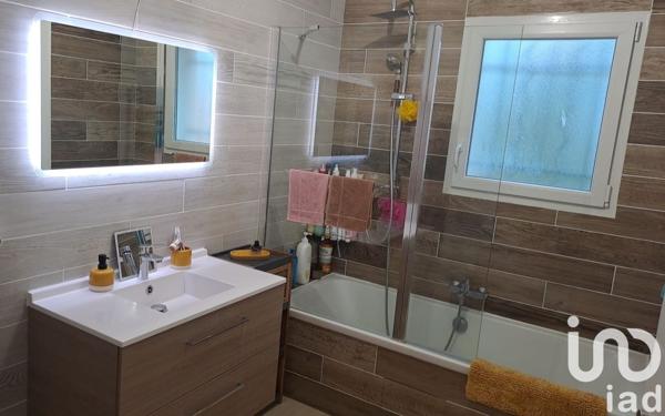 Maison de ville 4 pièces de 111 m² à Châteauneuf-sur-Isère (26300)