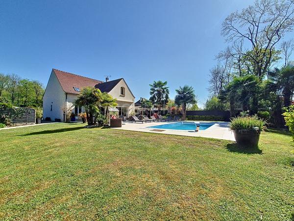 Maison Gouvieux 280M² habitables, jardin 2150 m² avec piscine