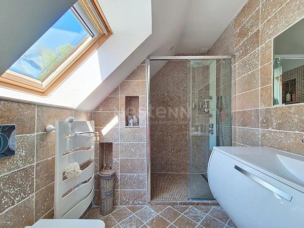 Maison Gouvieux 280M² habitables, jardin 2150 m² avec piscine