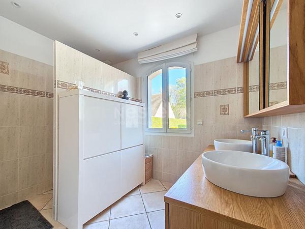 Maison Gouvieux 280M² habitables, jardin 2150 m² avec piscine