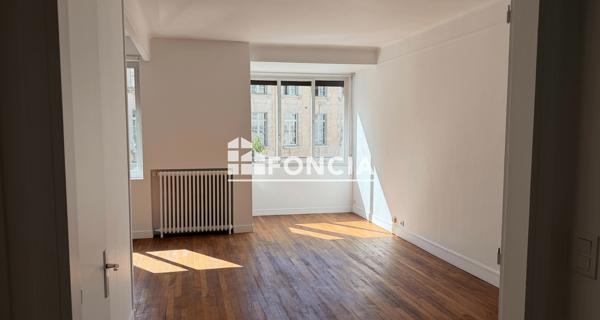 Location Appartement 2 pièces 59 m² - Paris 75005