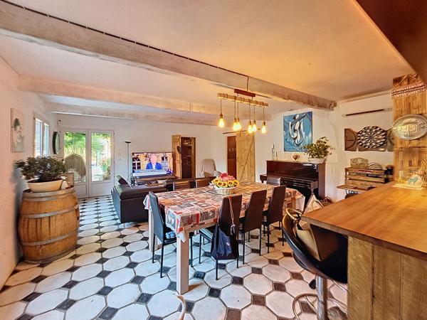 Six Fours les Plages - Maison de plain-pied de 7 pieces avec piscine