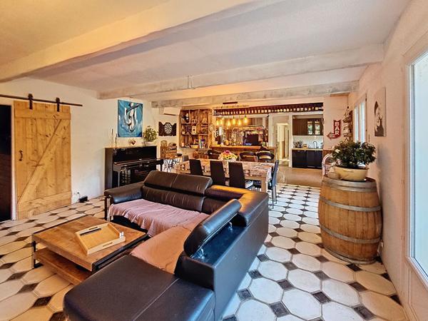 Six Fours les Plages - Maison de plain-pied de 7 pieces avec piscine