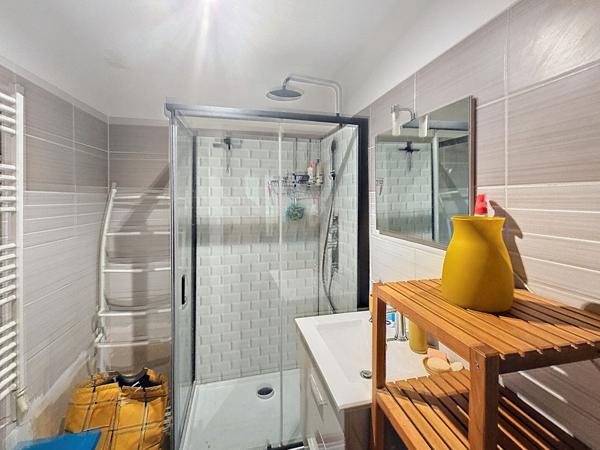 Six Fours les Plages - Maison de plain-pied de 7 pieces avec piscine