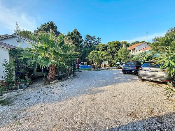 Six Fours les Plages - Maison de plain-pied de 7 pieces avec piscine