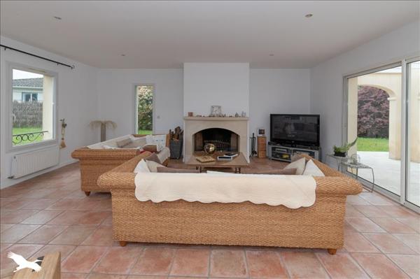 Maison à vendre |  Le Pian-Médoc |  5 pièces | 169 m²