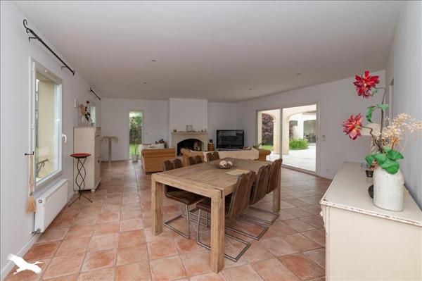 Maison à vendre |  Le Pian-Médoc |  5 pièces | 169 m²