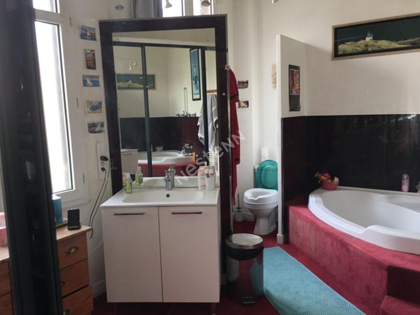 Maison de caractere Rochefort centre ville 5 chambres, jardin sans vis a vis