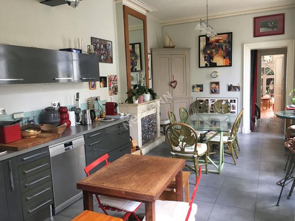 Maison de caractere Rochefort centre ville 5 chambres, jardin sans vis a vis