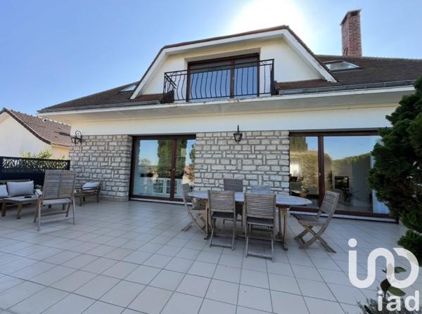 Maison traditionnelle 7 pièces de 157 m² à Nanteuil-lès-Meaux (77100)