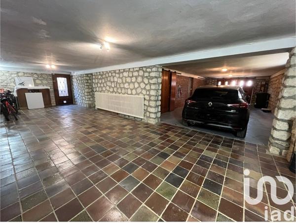 Maison traditionnelle 7 pièces de 157 m² à Nanteuil-lès-Meaux (77100)