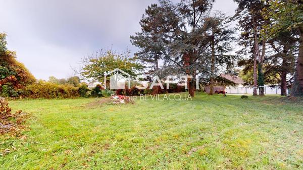 MAISON INDIVIDUELLE SANS VIS A VIS 5 CHAMBRES AVEC SOUS SOL TERRAIN PLAT 3500M² PISCINE