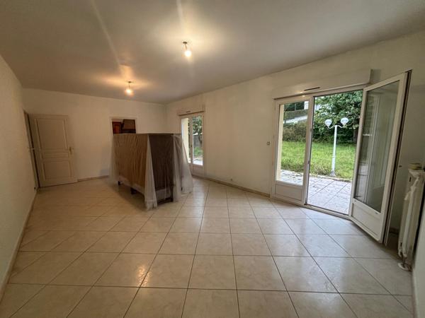 JOLIE VILLA 93m2+2 garages & ATELIER 40m2+garage