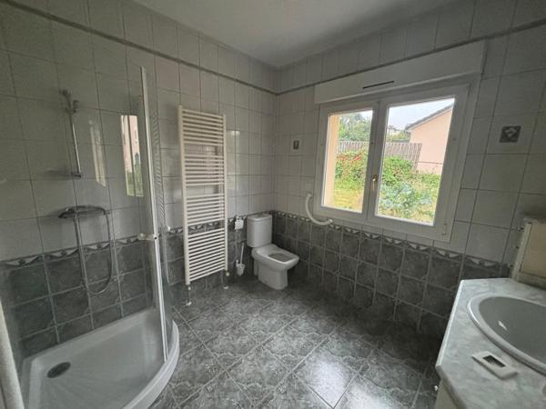 JOLIE VILLA 93m2+2 garages & ATELIER 40m2+garage