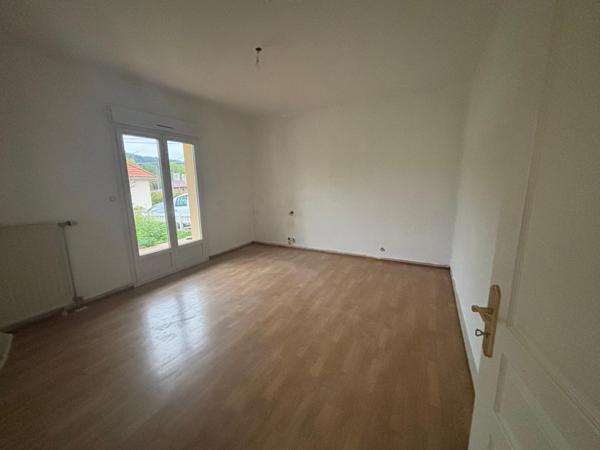 JOLIE VILLA 93m2+2 garages & ATELIER 40m2+garage