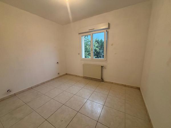 JOLIE VILLA 93m2+2 garages & ATELIER 40m2+garage