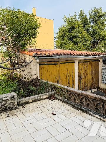 VENTE INTERACTIVE par appels d'offres (système d'enchères en ligne).
Le prix indiqué constitue...