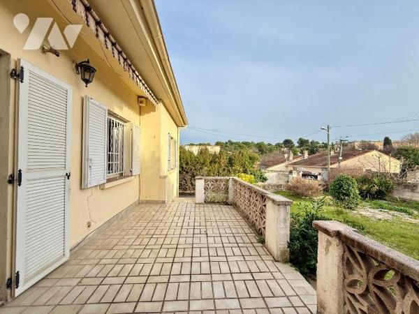 VENTE INTERACTIVE par appels d'offres (système d'enchères en ligne).
Le prix indiqué constitue...