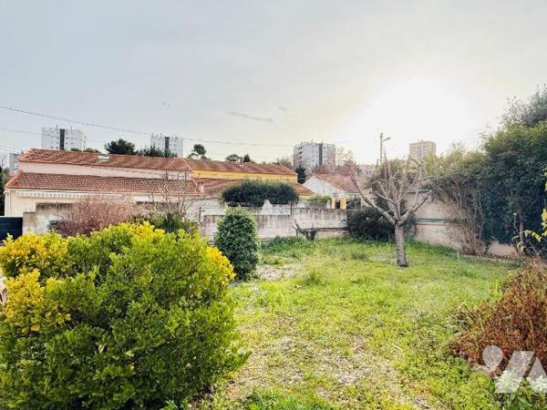 VENTE INTERACTIVE par appels d'offres (système d'enchères en ligne).
Le prix indiqué constitue...