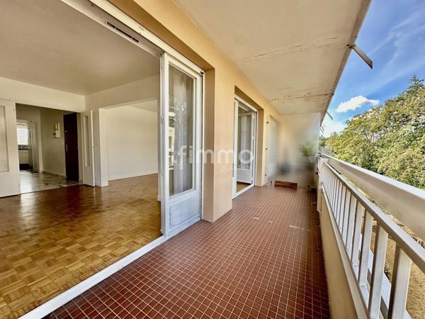 Gagny- Proche RER E- Appartement 3P 2ch- 58m2- 2 balcons 15m2- Pkg