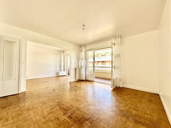 Gagny- Proche RER E- Appartement 3P 2ch- 58m2- 2 balcons 15m2- Pkg