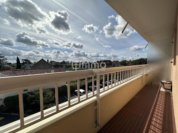 Gagny- Proche RER E- Appartement 3P 2ch- 58m2- 2 balcons 15m2- Pkg