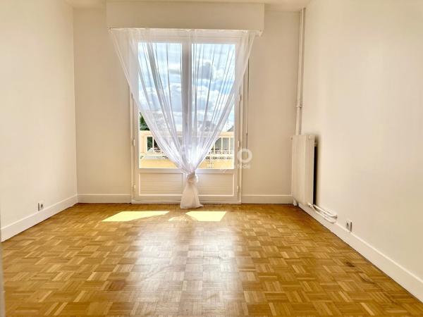 Gagny- Proche RER E- Appartement 3P 2ch- 58m2- 2 balcons 15m2- Pkg