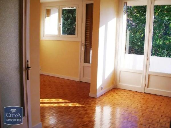 Appartement à louer 4 pièces 76.24m²