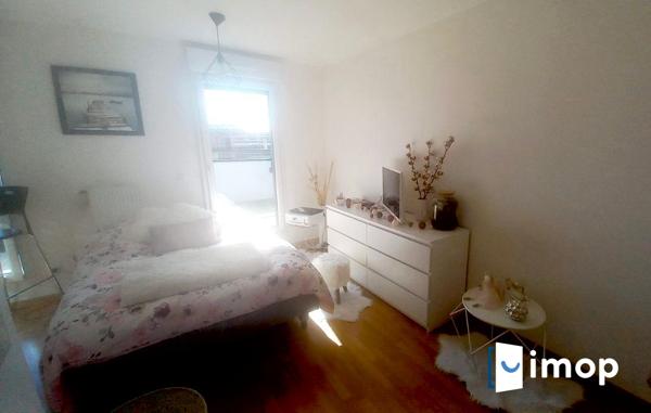 Grand studio avec extérieur