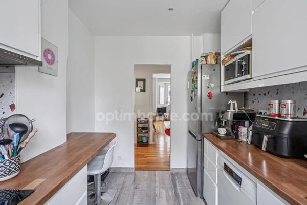 Magnifique 4 pièces de 83m2 traversant, avec ascenseur, gardien, cave et local à vélos.