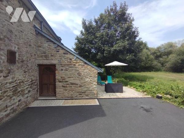 Maison des années 1900 située en entrée de ville.
D'une superficie de 133m² env. elle comprend...