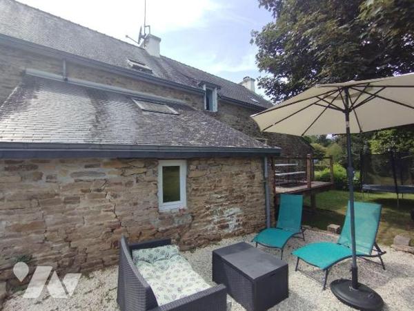 Maison des années 1900 située en entrée de ville.
D'une superficie de 133m² env. elle comprend...