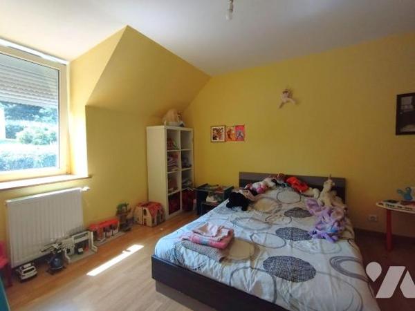 Maison des années 1900 située en entrée de ville.
D'une superficie de 133m² env. elle comprend...